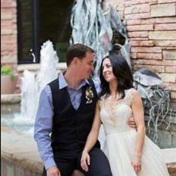 New Wedding Dress in it’s package - Picture 7 of 8